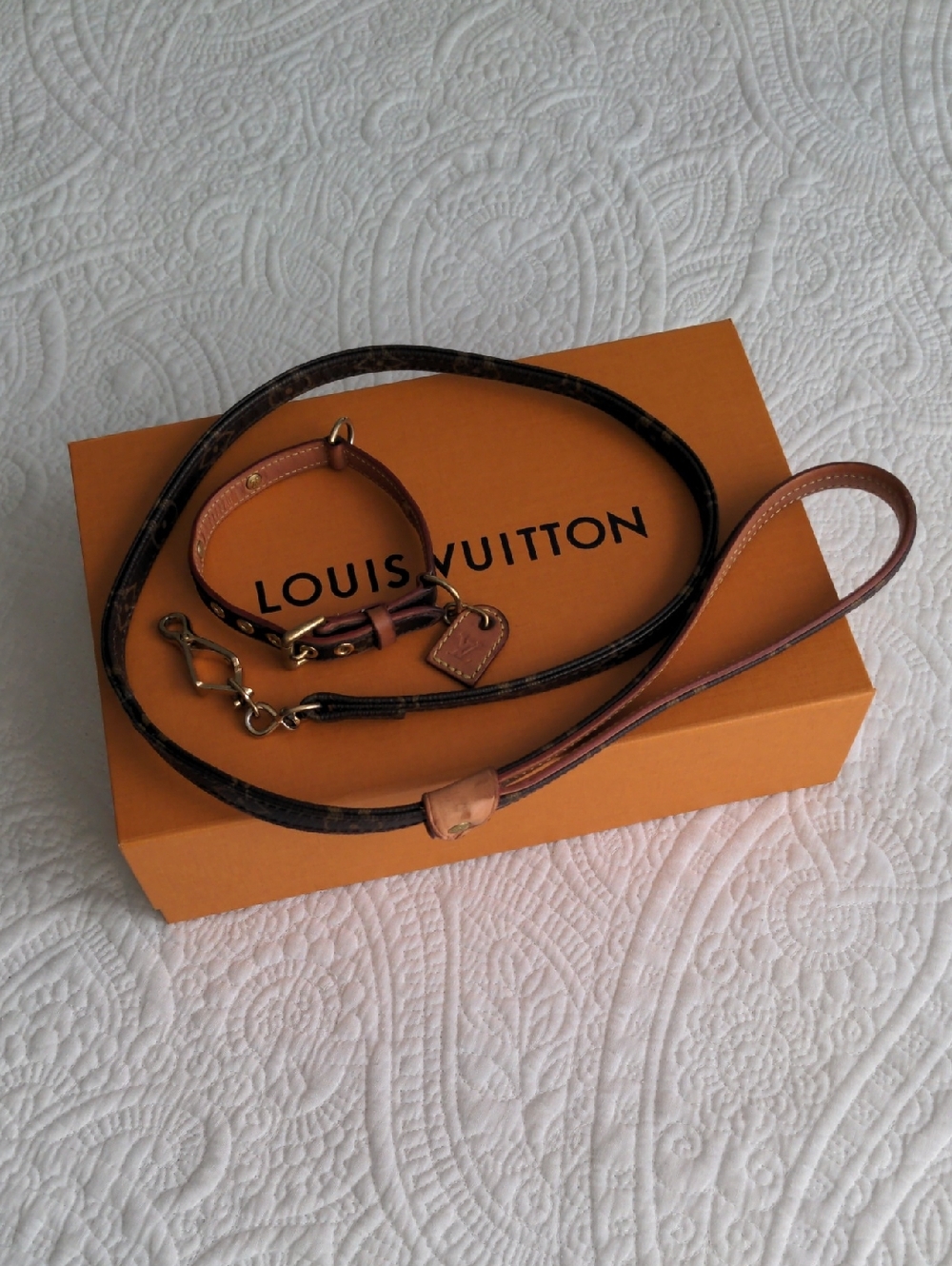 Louis Vuitton Monogram Leash and Collar Set - Brown & Tan - Picture 2 of 16
